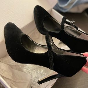 ‼️SOLD‼️Banana Republic black velvet Mary Jane heels - size 6